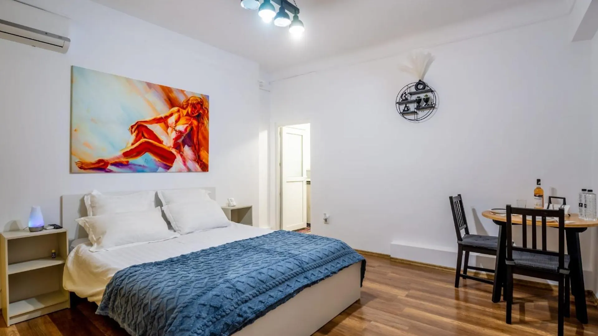 Central Bucharest Retreat 0*,